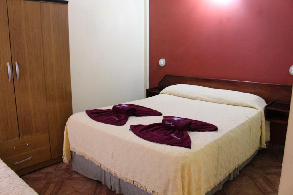 Residencial Noelia Hostel פוארטו איגואסו מראה חיצוני תמונה