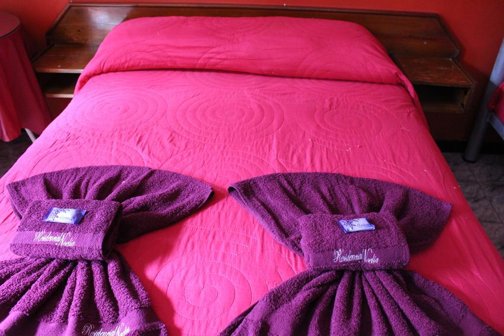 Residencial Noelia Hostel פוארטו איגואסו מראה חיצוני תמונה