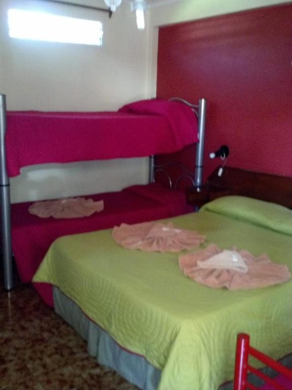 Residencial Noelia Hostel פוארטו איגואסו חדר תמונה