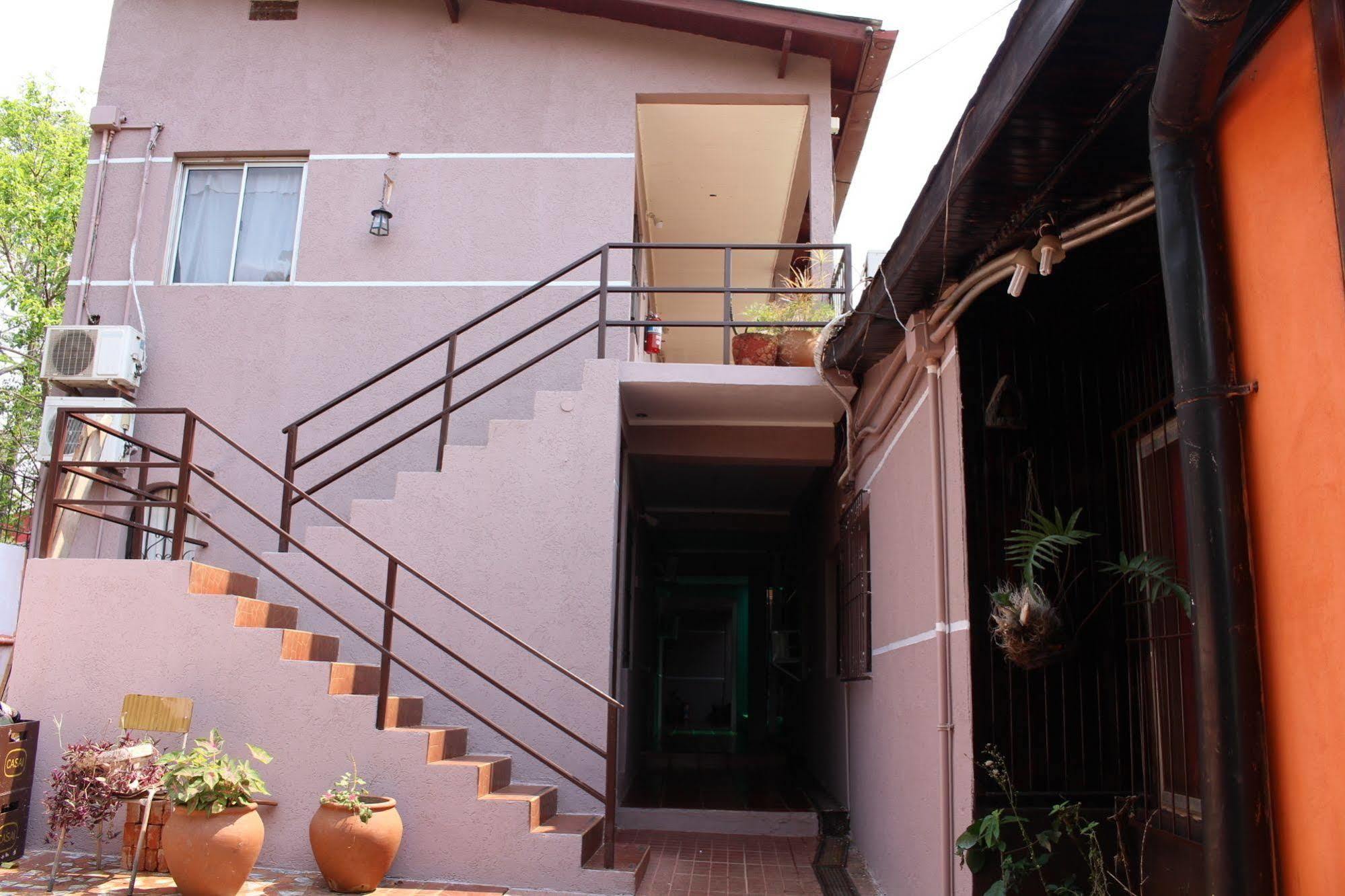 Residencial Noelia Hostel פוארטו איגואסו מראה חיצוני תמונה