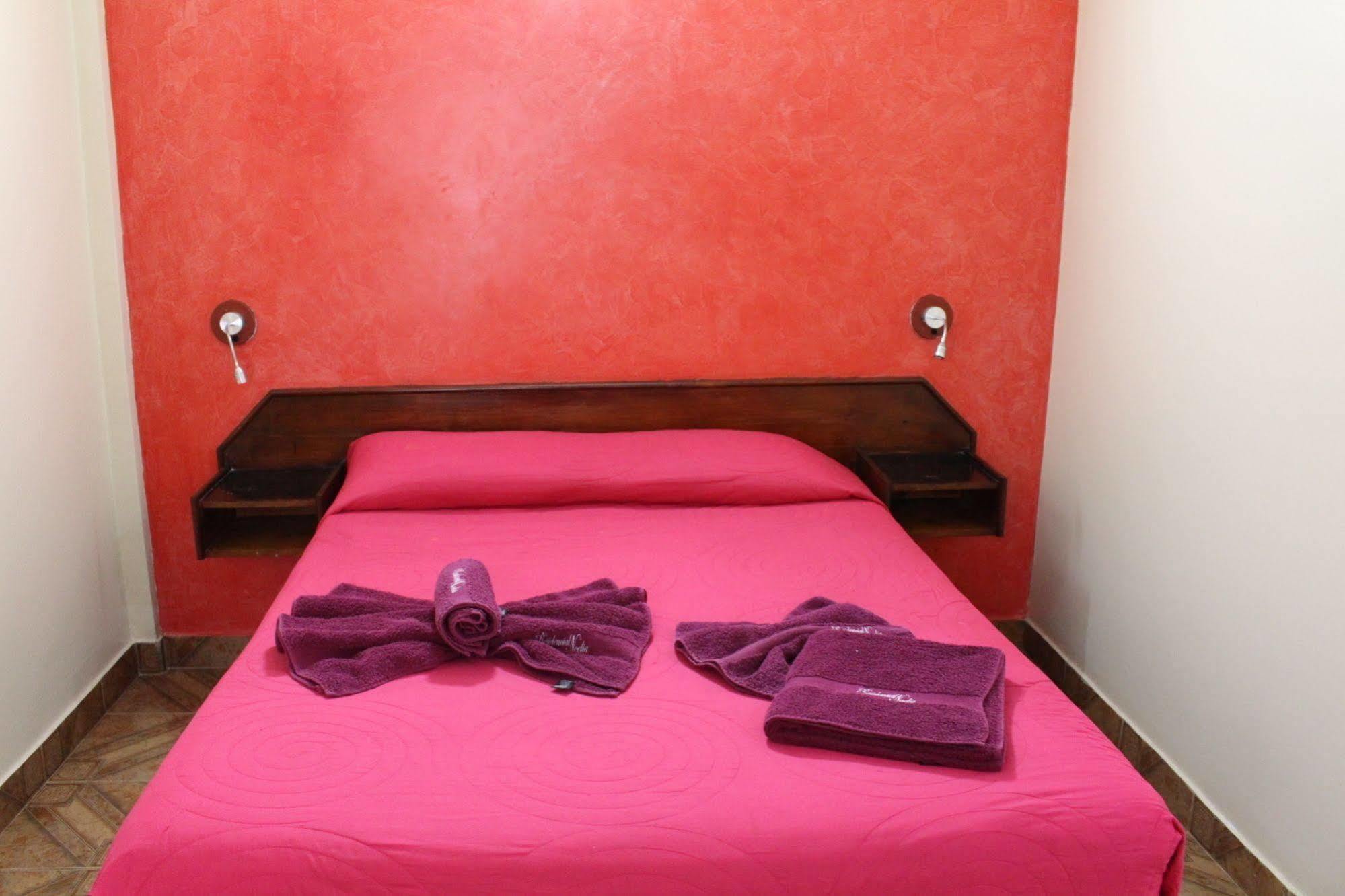 Residencial Noelia Hostel פוארטו איגואסו מראה חיצוני תמונה