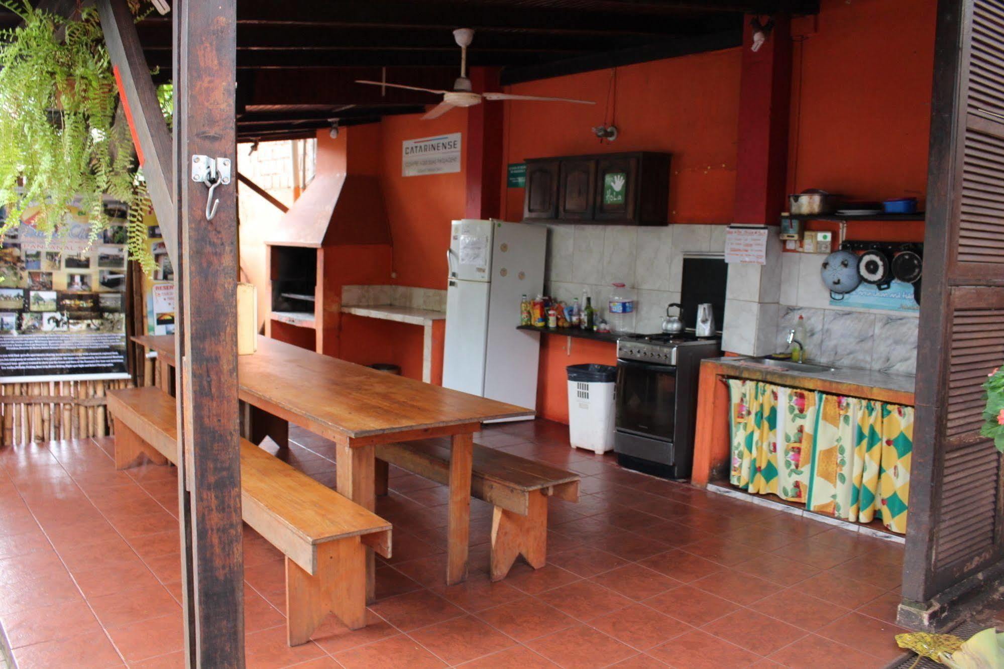 Residencial Noelia Hostel פוארטו איגואסו מראה חיצוני תמונה