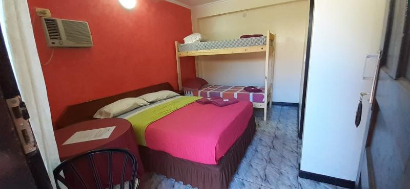 Residencial Noelia Hostel פוארטו איגואסו מראה חיצוני תמונה