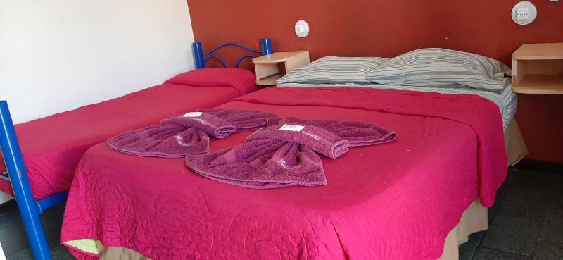 Residencial Noelia Hostel פוארטו איגואסו מראה חיצוני תמונה